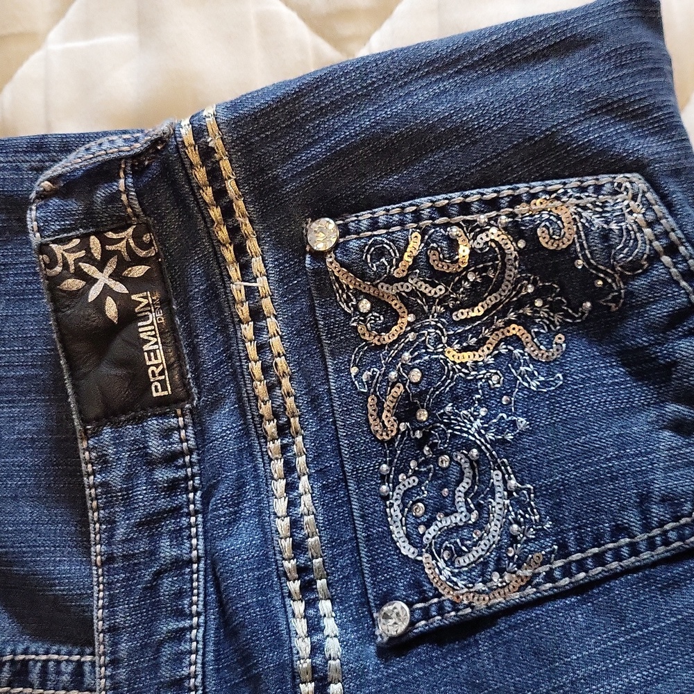 Ladies Jean's - Picture 2 of 5
